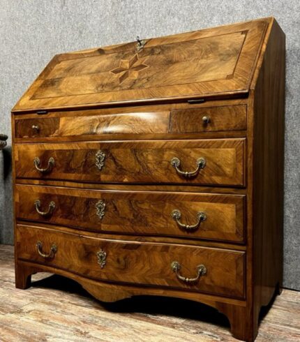 louis-xv-galbae-chest-of-drawers-in-bramble-and-marquetry-2.jpg